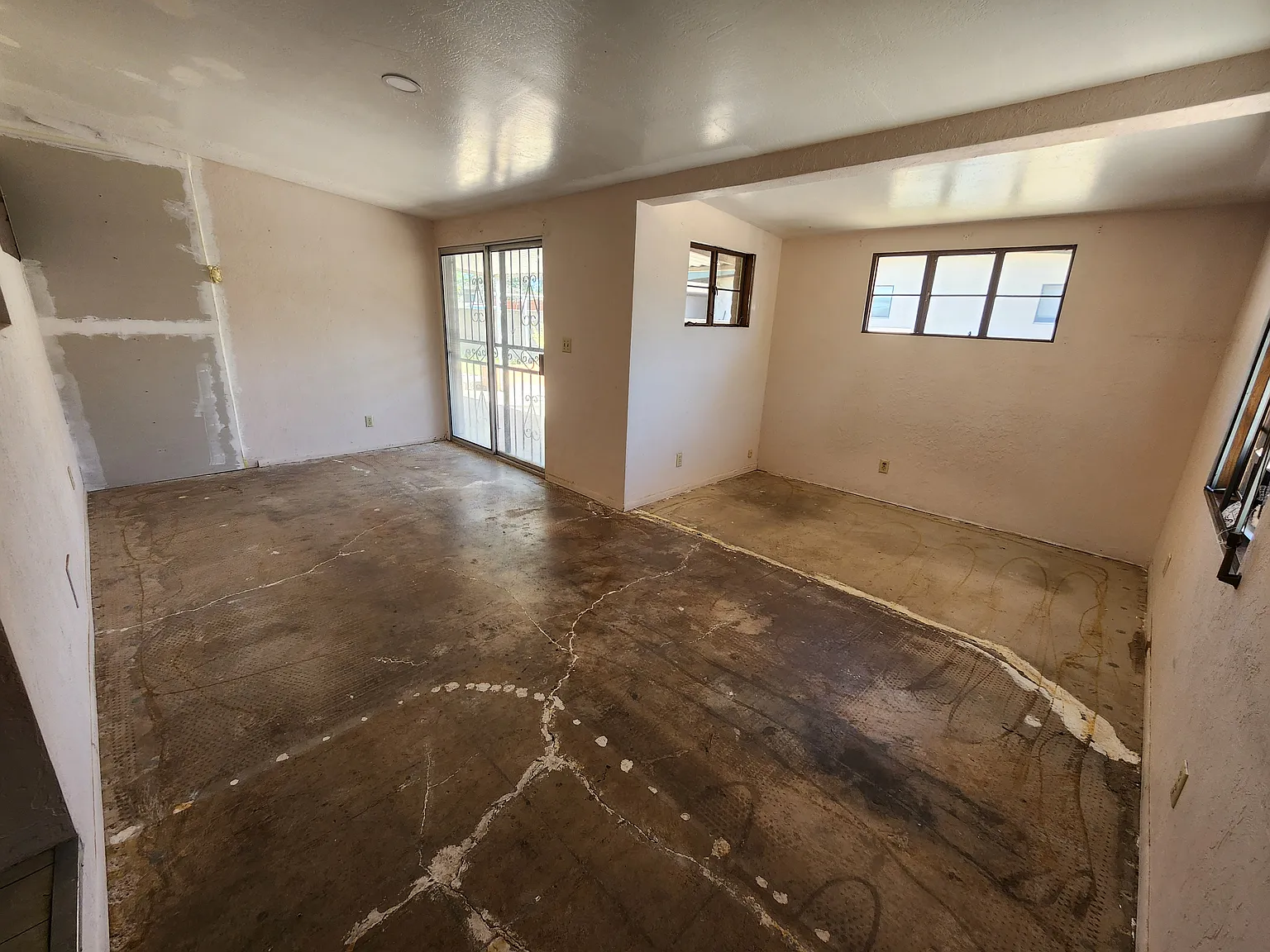 4 bed, 1410 sqft, $1,695 — Photo 4