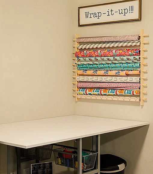 210 - Gift Wrapping Station