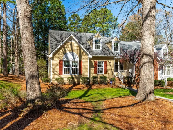 17 Renwick Ct, Raleigh, NC 27615