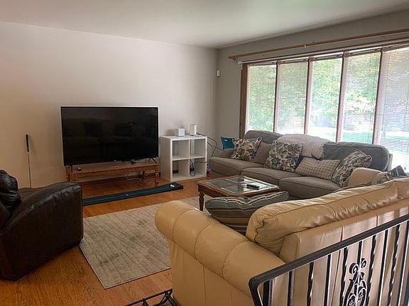 2nd image of 621 Shorewood Dr