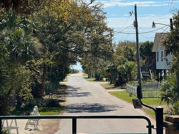 2nd image of 551 Pelican Ct