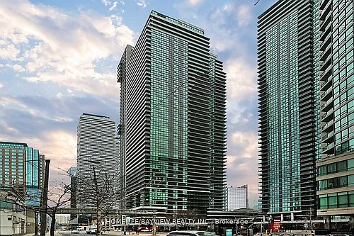 33 Bay St Photo 1