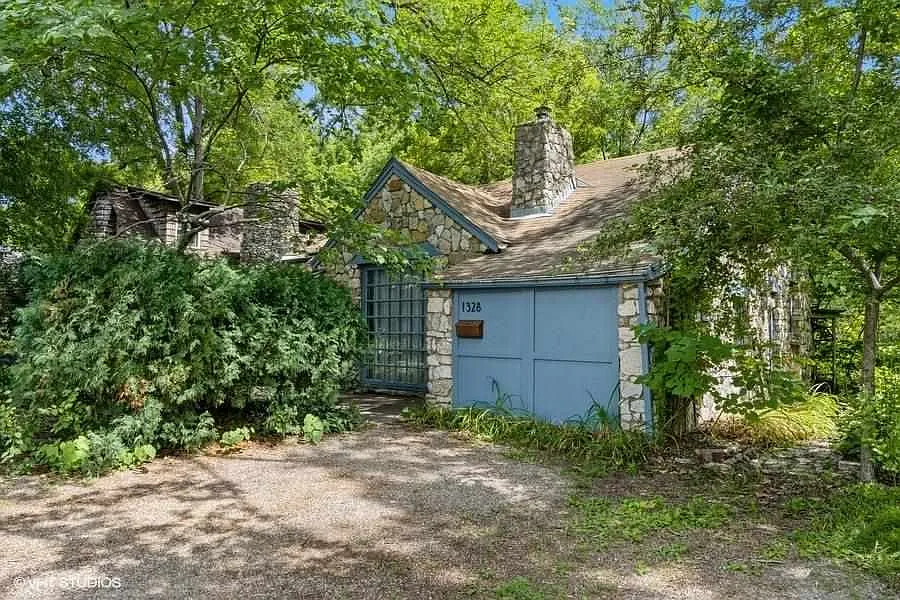 1328 Muscatine Ave photo 1