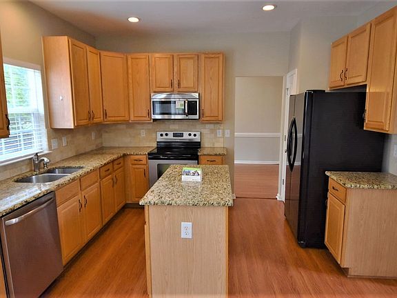 5th image of 5859 Cambridge Bay Dr