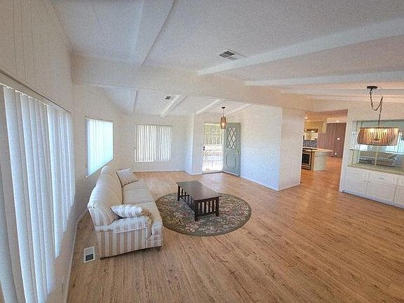 2nd image of 39565 Ciega Creek Dr