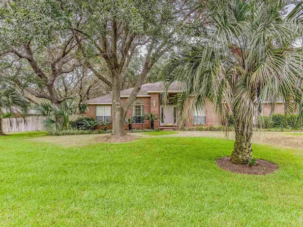 2586 Crescent Rd, Navarre, FL 32566