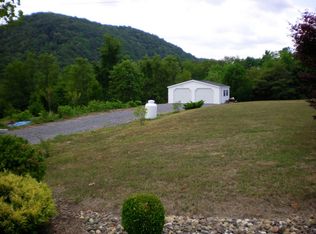 391 Hillcrest Dr, New Creek, WV 26743