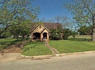 1305 9th St, Hempstead, TX 77445