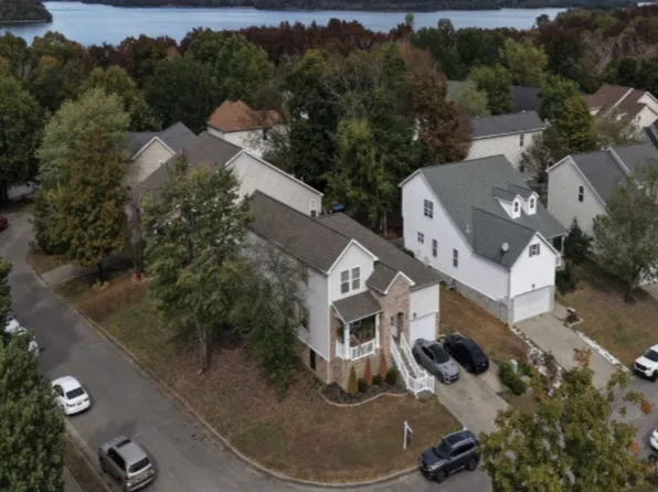 1961 Deep Woods Trl, Nashville, TN 37214