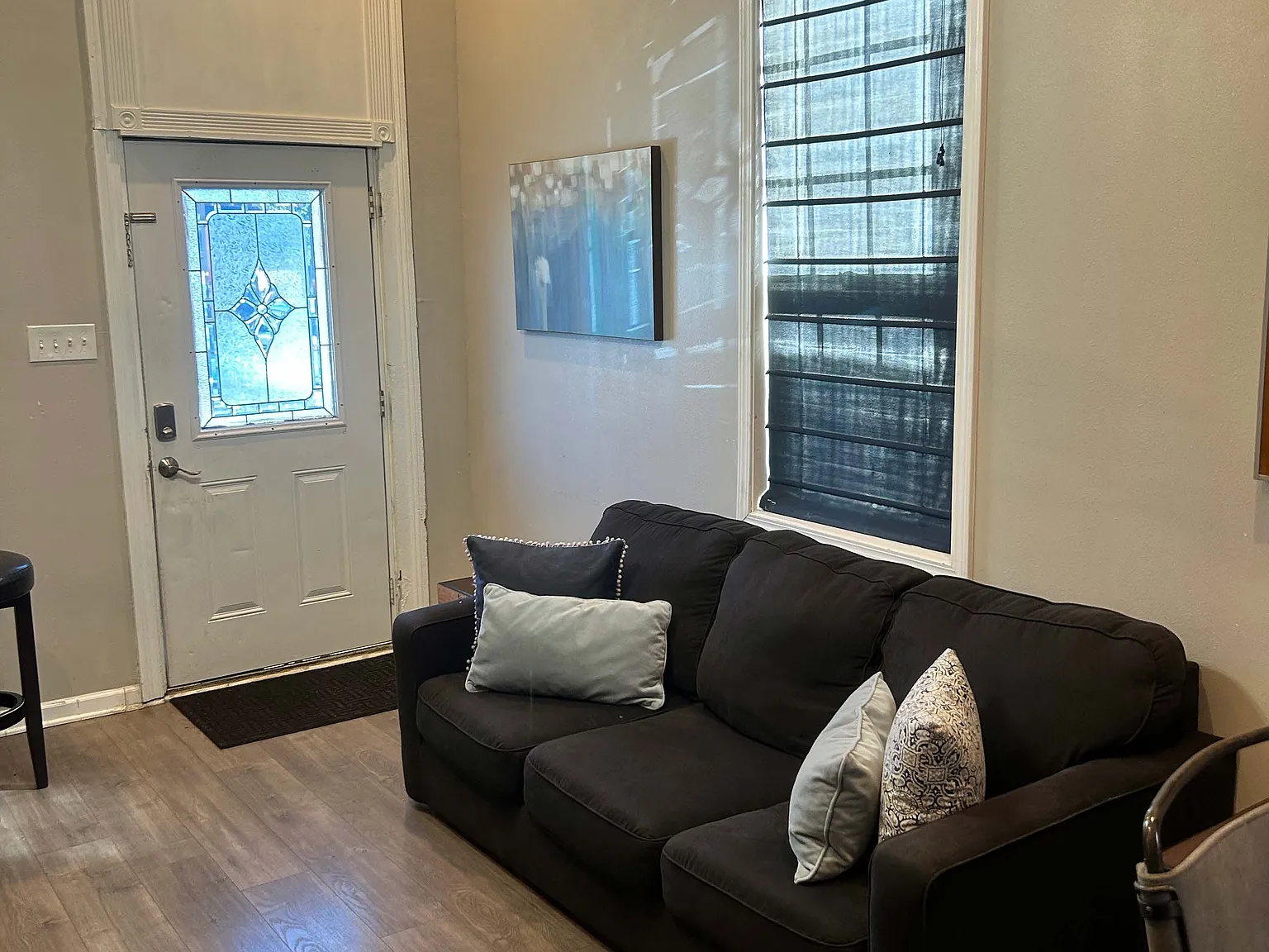 3 bed, 1300 sqft, $2,300 — Photo 2