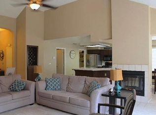 1927 E Quincy Ave, Fresno, CA