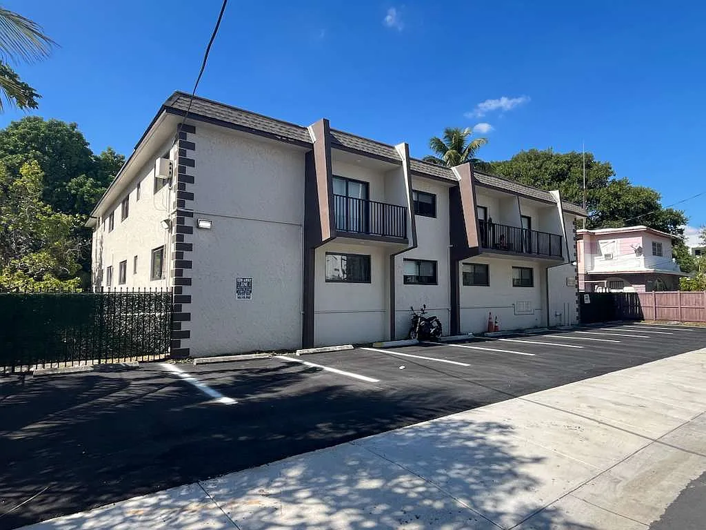 1484 NW 15th Ave — Photo 1
