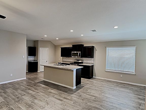 4th image of 8304 Burma Dr