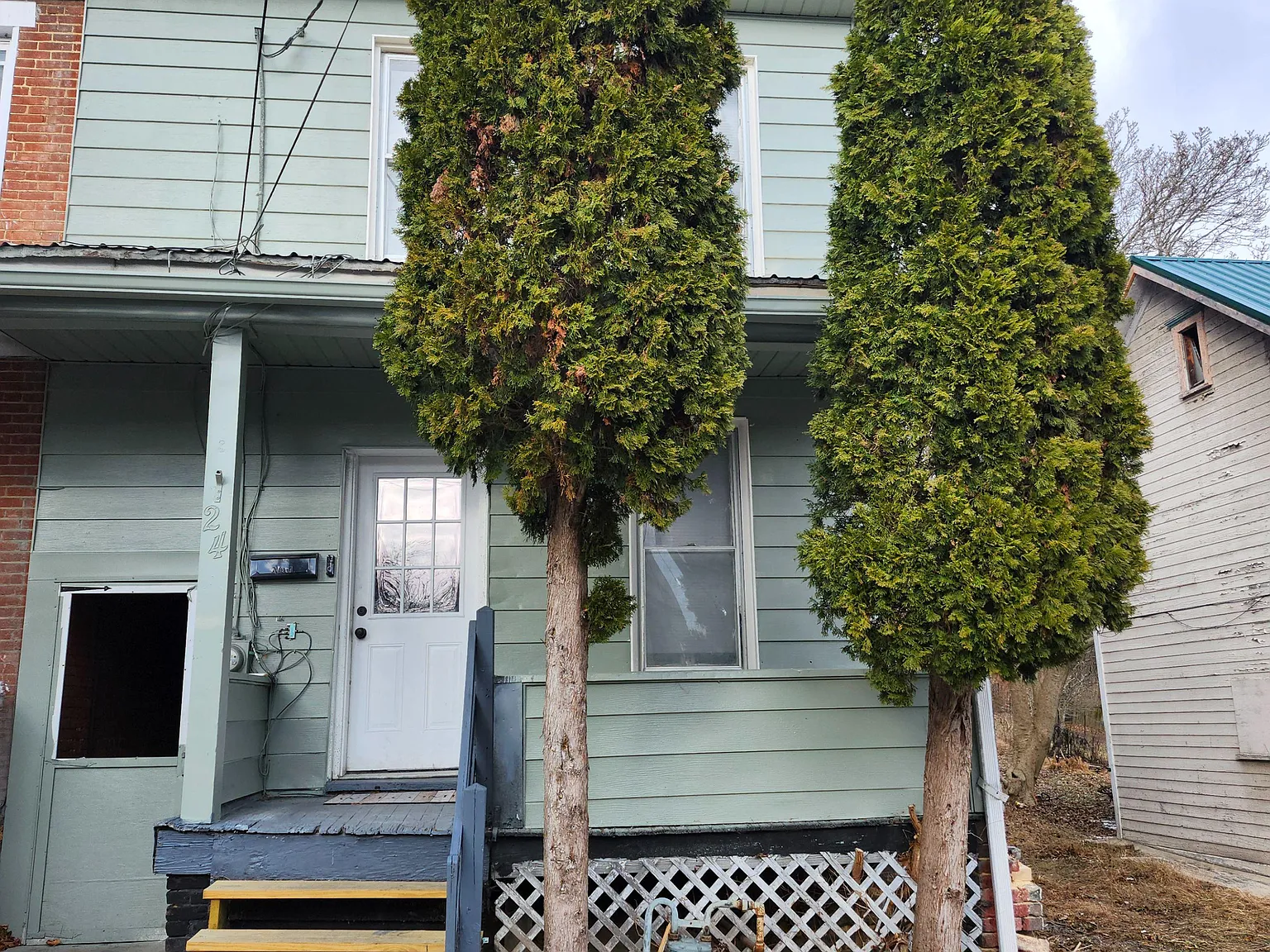 1 bed, 1.0 bath, 2000 sqft, $910 — Photo 2