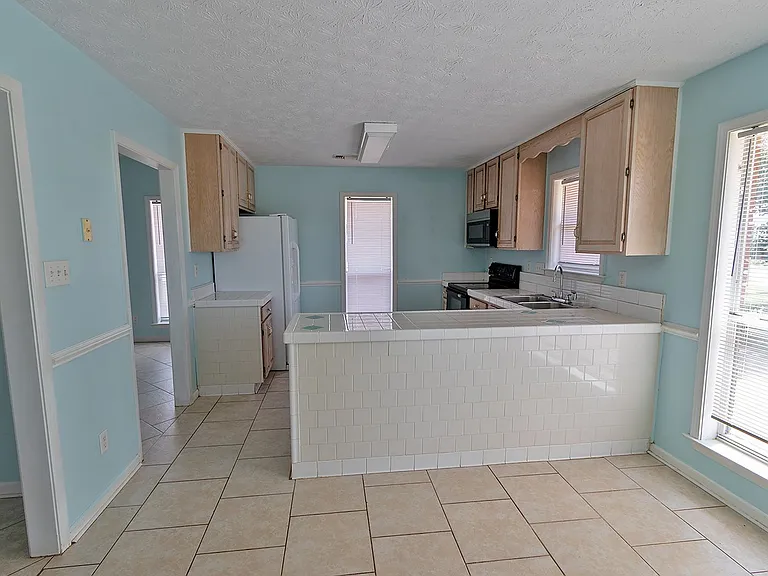 1901 Calumet Pkwy — Photo 14