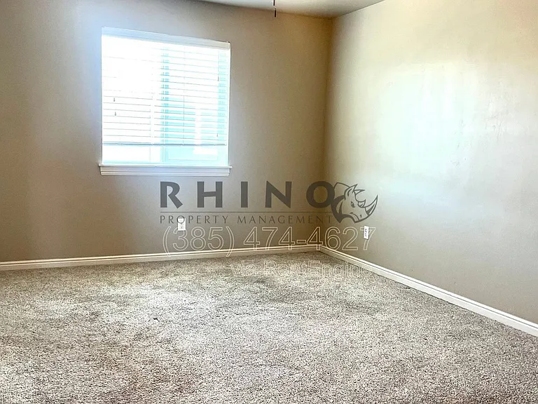 1385 W Bridal Veil Dr — Photo 4
