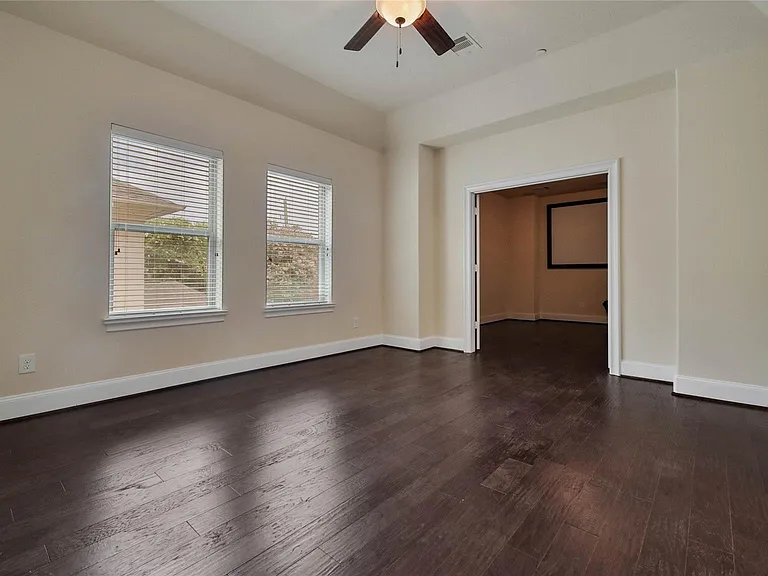 4518 Holt St — Photo 44