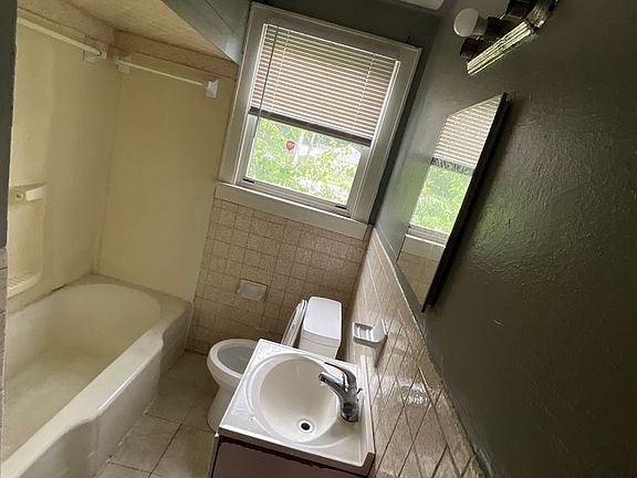 5th image of 2706 Corbitt St