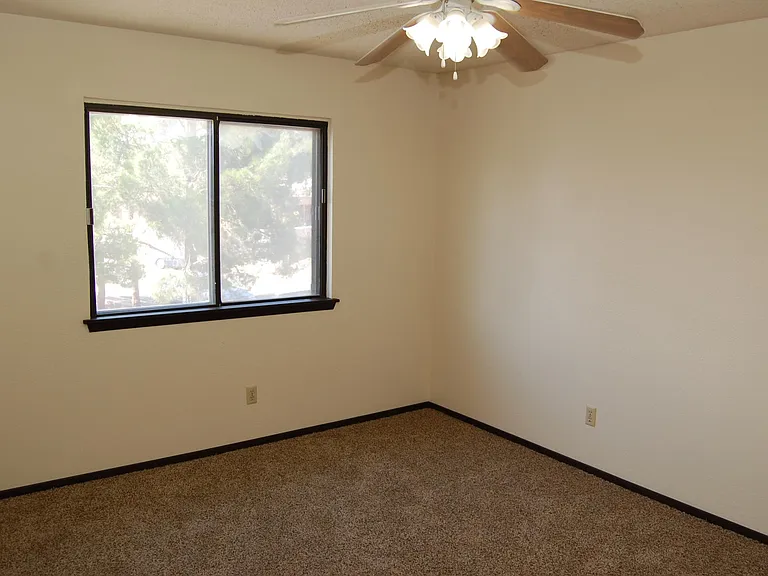 3123 Hillrise Dr #D — Photo 13