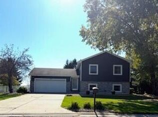 1355 Gilleevan Dr, Valparaiso, IN 46385