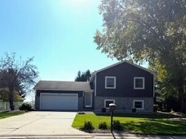 1355 Gilleevan Dr, Valparaiso, IN 46385
