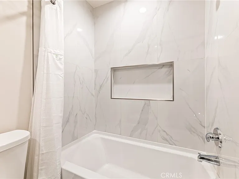 5409 Radford Ave #7 — Photo 20