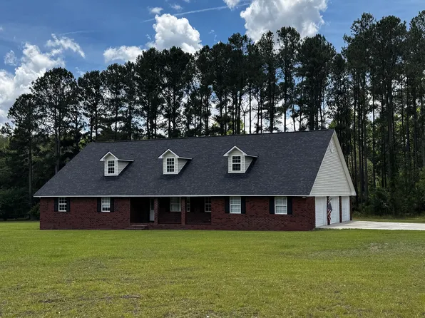 144 Live Oak Ln, Claxton, GA 30417