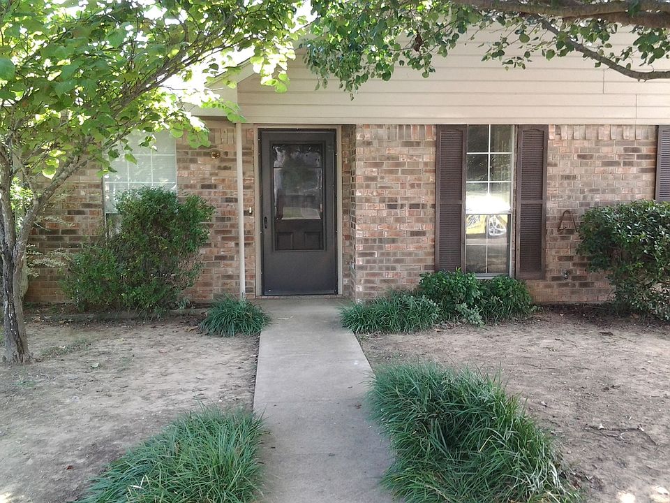 1st image of 490 Kirkland Ln