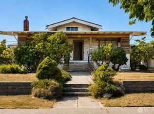 1811 9th St, Anacortes, WA 98221