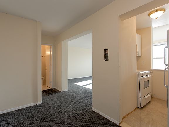 4th image of 42 Pine St APT 2S