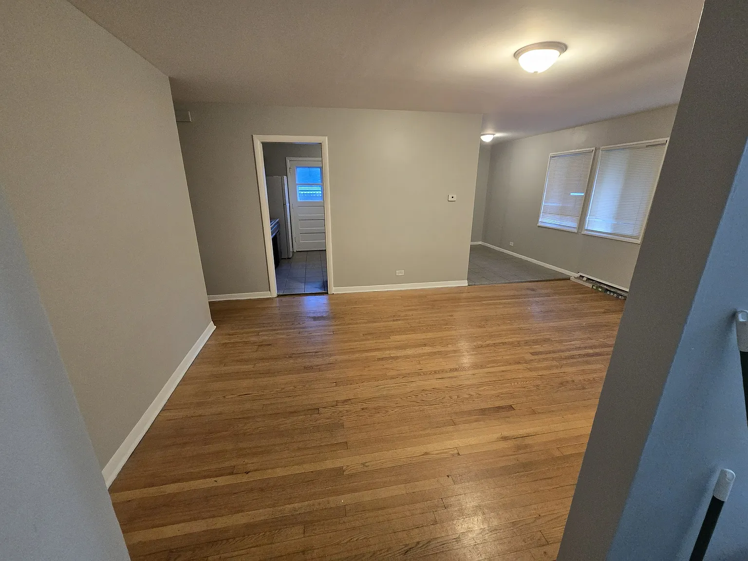 4 bed, 1250 sqft, $2,900 — Photo 2