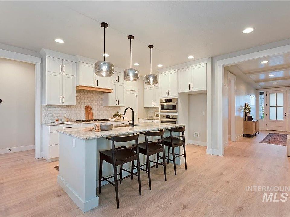 1st image of 8132 Fountain Brk