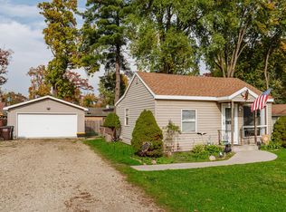 W1060 Golden Glow ROAD, Genoa City, WI 53128