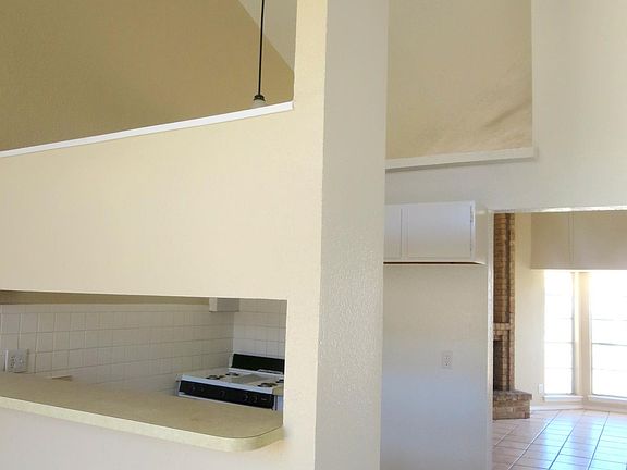 2nd image of 10205 Silver Strand Pl