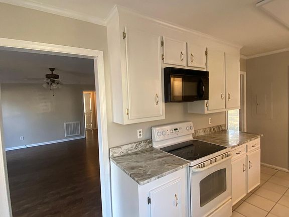 4th image of 7305 Fontana Dr