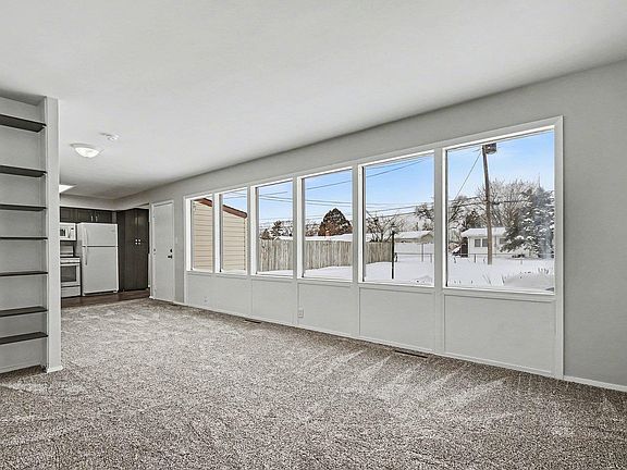 3rd image of 733 Sylvan Ln