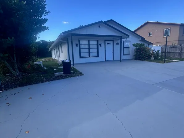 3825 Patio Court #A,B, Lake Worth, FL 33461