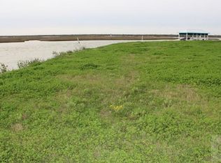 1305 Lagoon Dr, Crystal Beach, TX 77650
