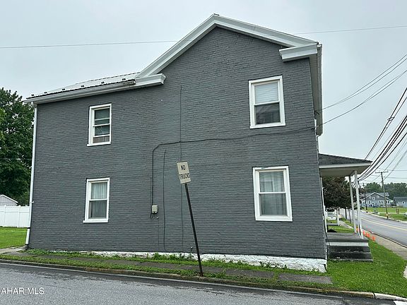 3rd image of 301 S Market St
