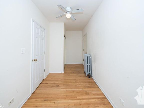 2nd image of 912 W Dakin St #225