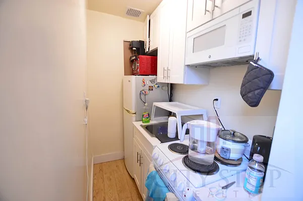 Rented by City Stop Realty | media 12