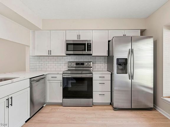 3rd image of 4987 Searls Dr NW