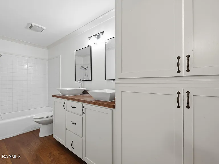104 Howard Ave — Photo 15