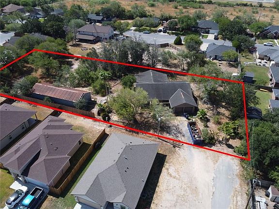 2nd image of 900 Arroyo Cir