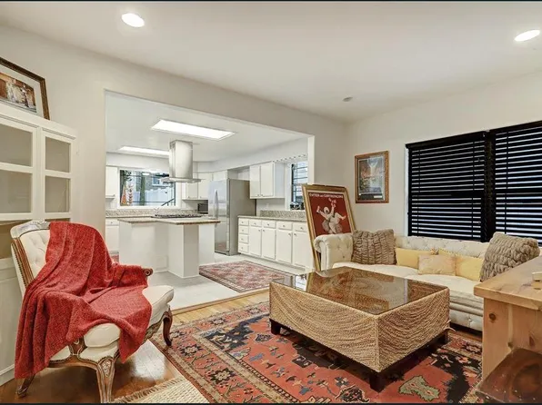 (undisclosed Address), Houston, TX 77019