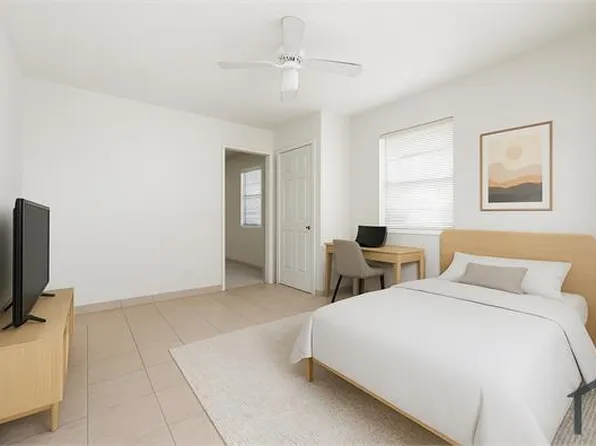 406 NW 7th Ct, Hallandale, FL 33009