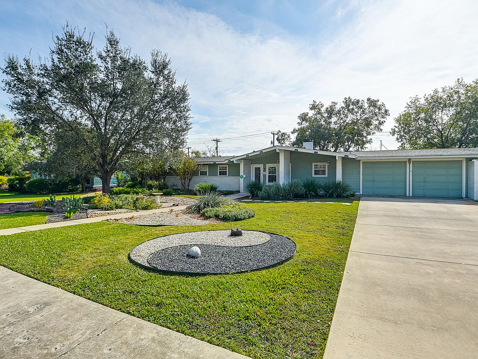 1st image of 406 Rilla Vista Dr