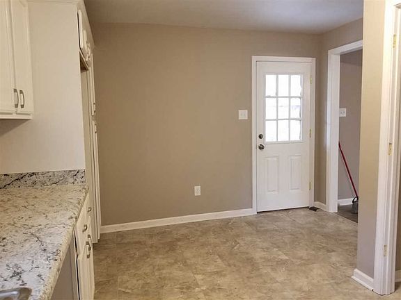 4th image of 4052 Faronia Dr