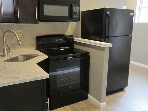 2nd image of 1727 McKean St #1