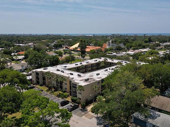 2nd image of 11485 Oakhurst Rd #204